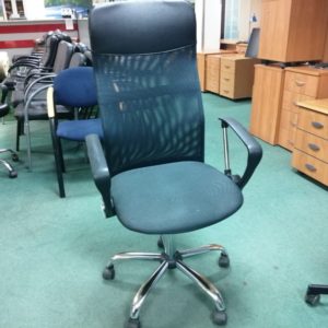 Кресло офисное с высокой спинкой б/у